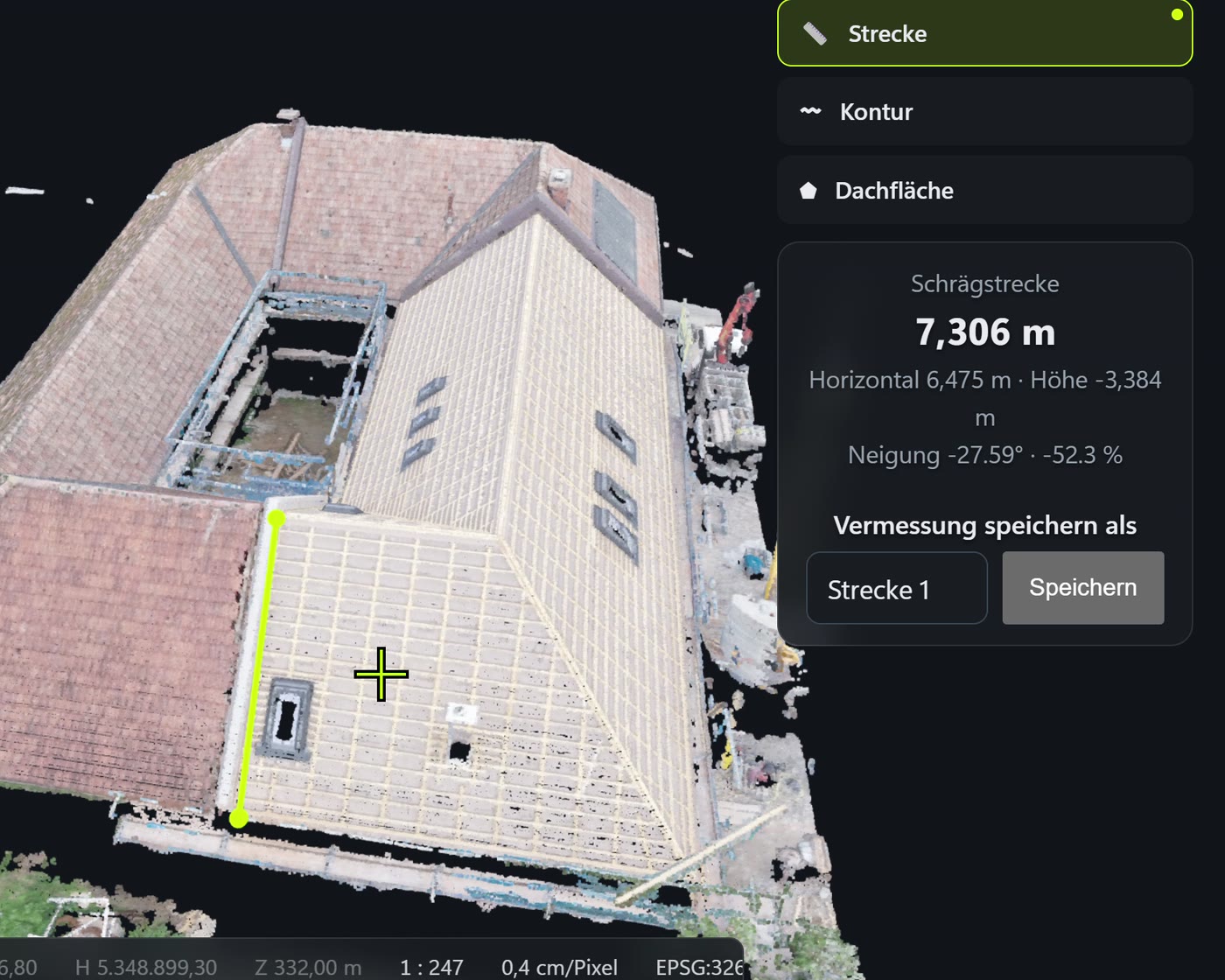 Werkzeug Strecke: eine gelbe Linie auf dem Dachmodell, daneben Schrägstrecke 7,306 m mit Horizontal, Höhe und Neigung.